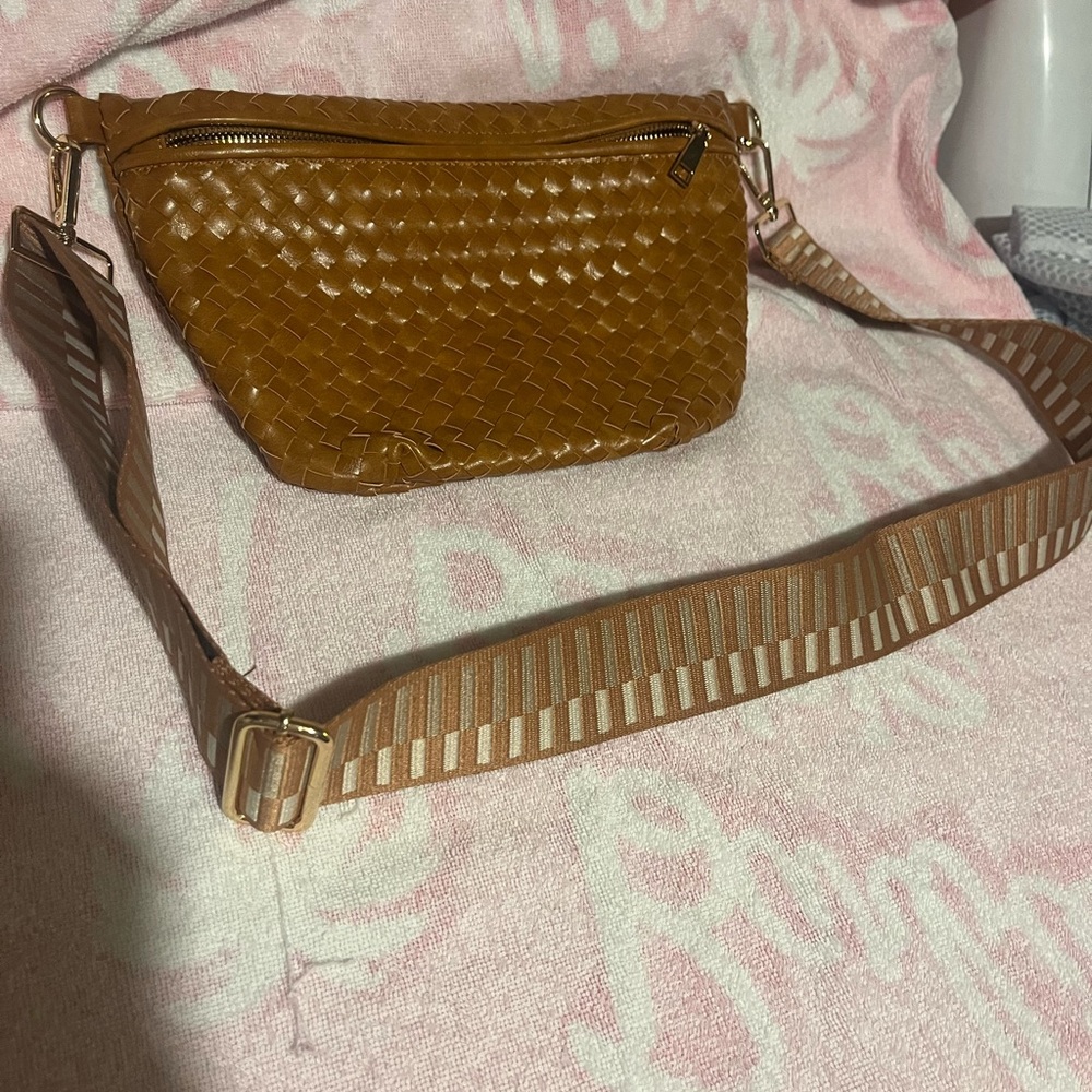 Woven Leather Crossbody Belt Bag in Cognac - Picture 3 of 6